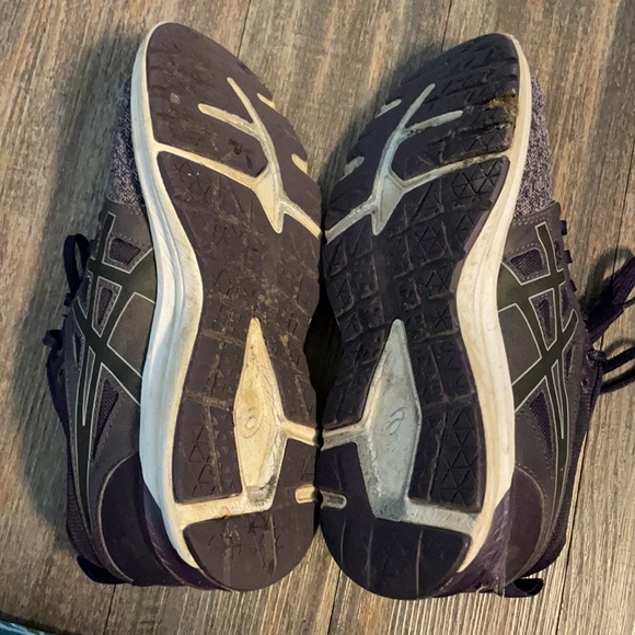 ASICS purple running shoes - Picture 3 of 4